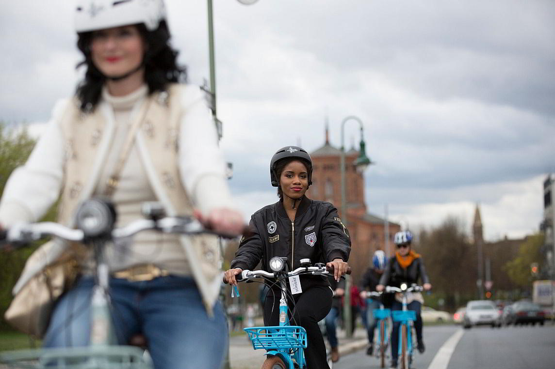 Frauen beim Fahrradfahren - Diamantrad-Blog