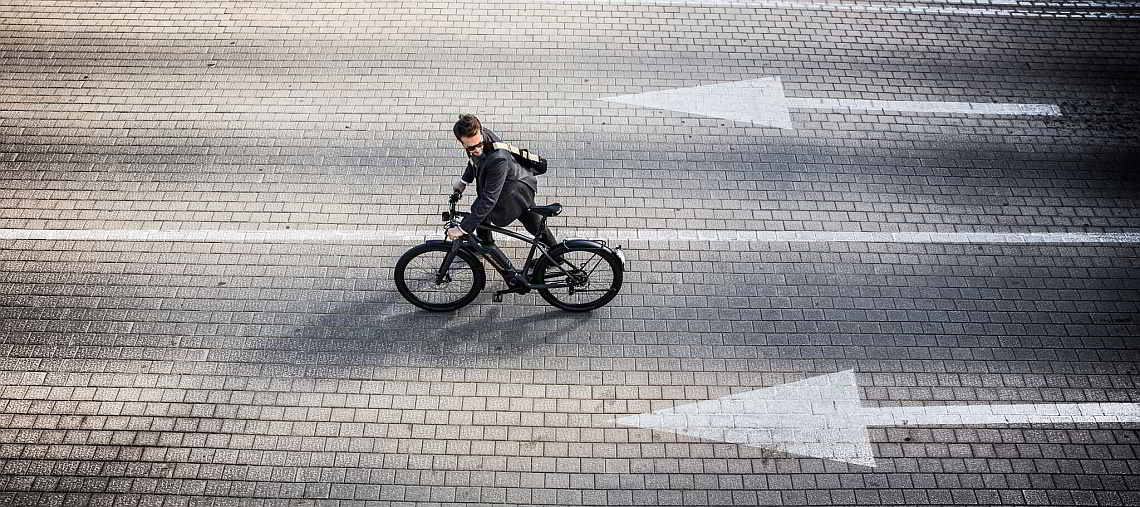 Radfahrer auf der Straße - Diamantrad-Blog