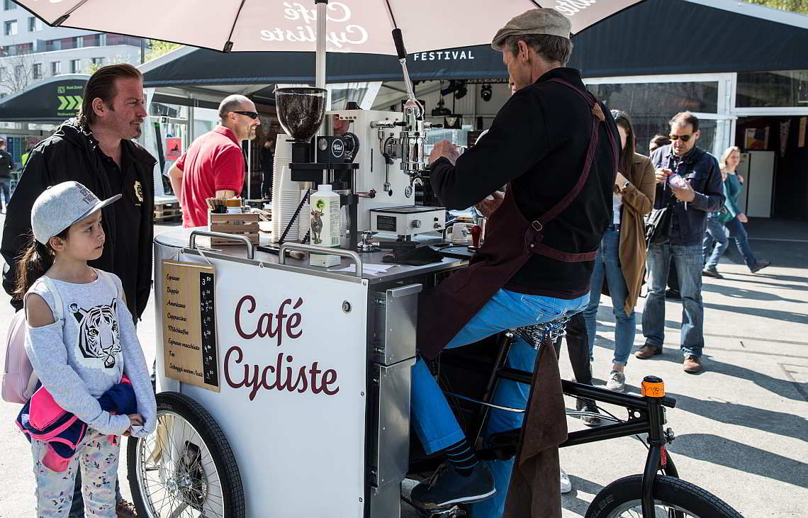 Café Cycliste produziert Espresso mit eigener Körperkraft