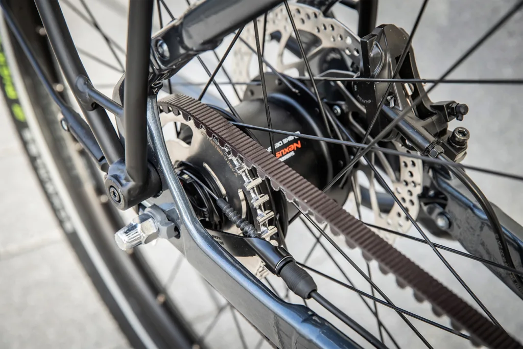 Detailansicht eines Riemenantriebs an einem Diamant E-Bike