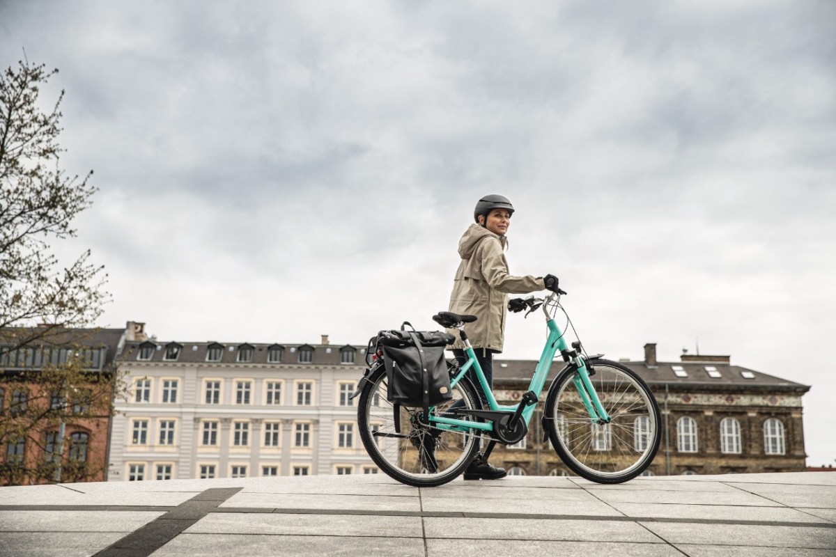 Radfahrerin mit Diamant-Fahrrad - Coronavirus und Fahrradfahren - Diamantrad-Blog