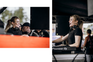 Frau hinter den Turntables auf einem Festival